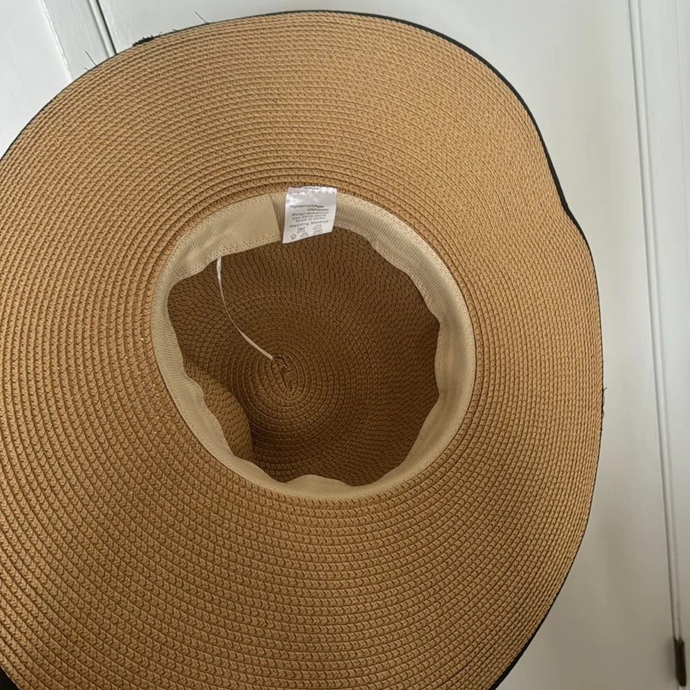 Large sun hat - Picture 4 of 5